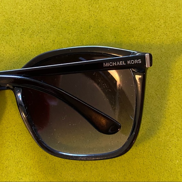 COPY - Michael Kors Sunglasses - Picture 4 of 5